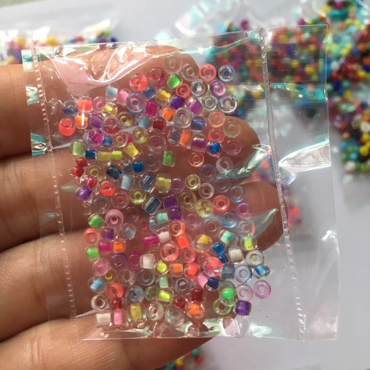Hỗn hợp hạt cườm cát thủy tinh 3-5mm