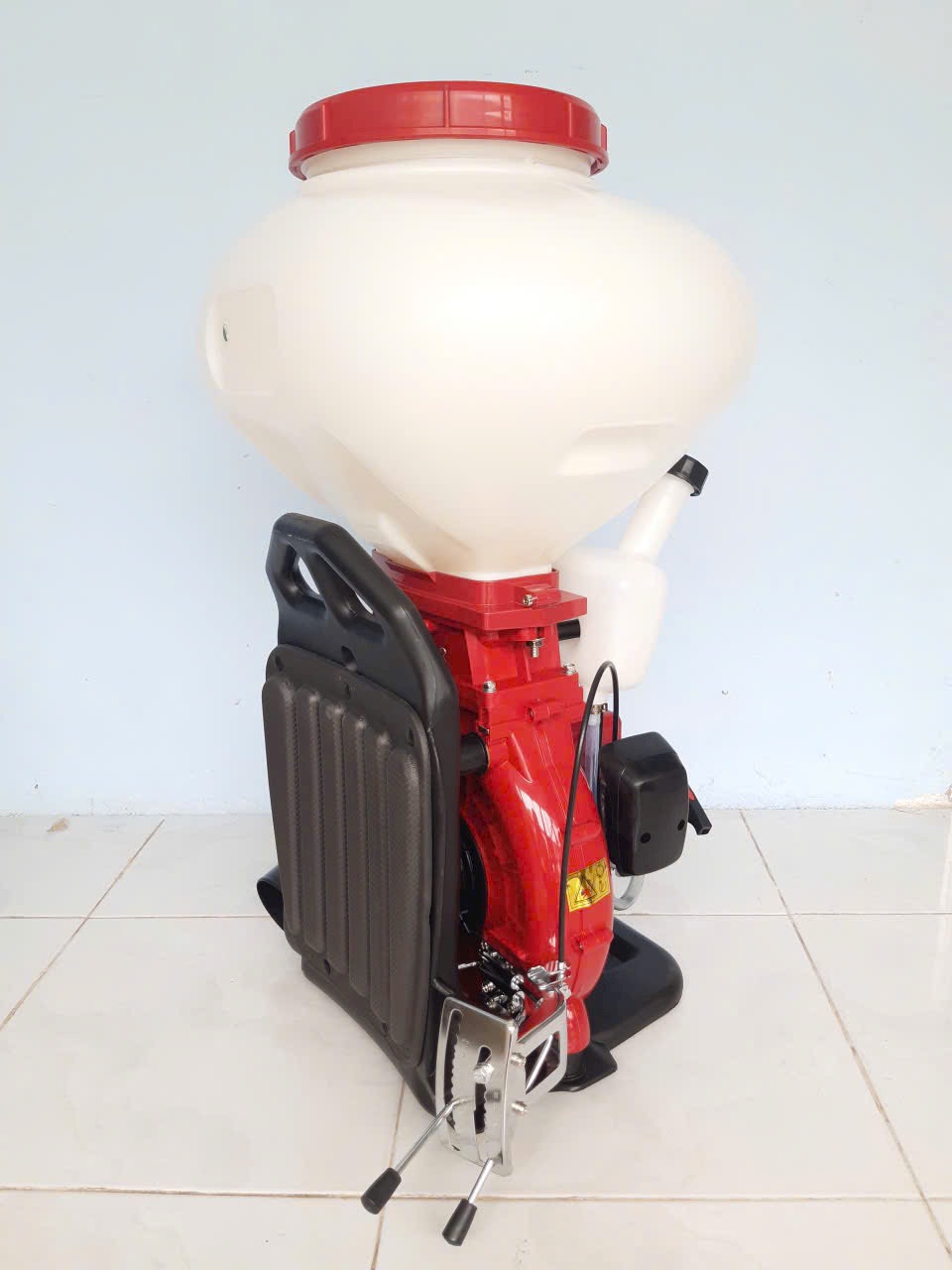 MÁY PHUN VÔI XẠ PHÂN PHUN HẠT Z-MITSUBISHI HKD-26L
