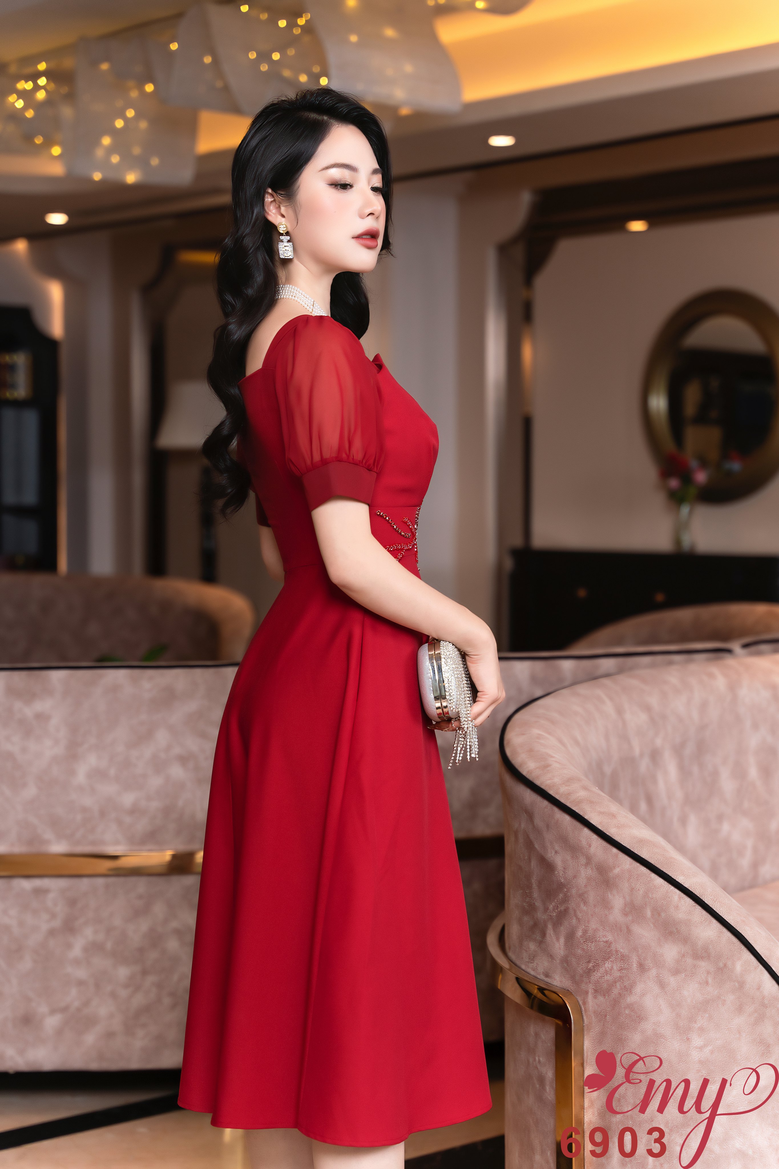 Đầm EMY EM6903 Xoè Đỏ Kết Hạt