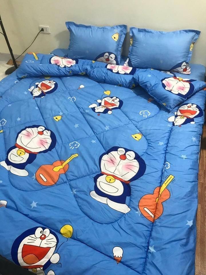 Chăn phao siêu nhẹ cực ấm 1m8x2m mẫu doremon ôm đàn