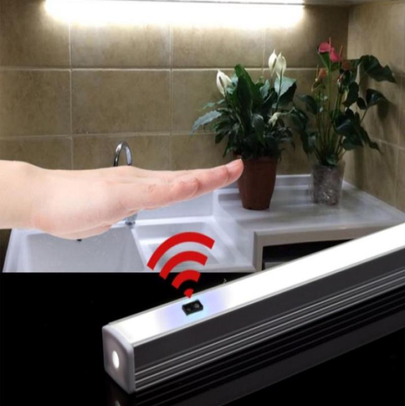 Đèn cảm ứng vẫy tay lắp tủ bếp dài 600mm bóng led 11w kèm nguồn 12V 2A Sáng Trắng