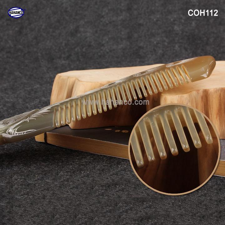 Lược sừng Công đẹp làm quà tặng VIP (Size: L - 18cm) Chăm sóc tóc - Horn Comb of HAHANCO - COH112S