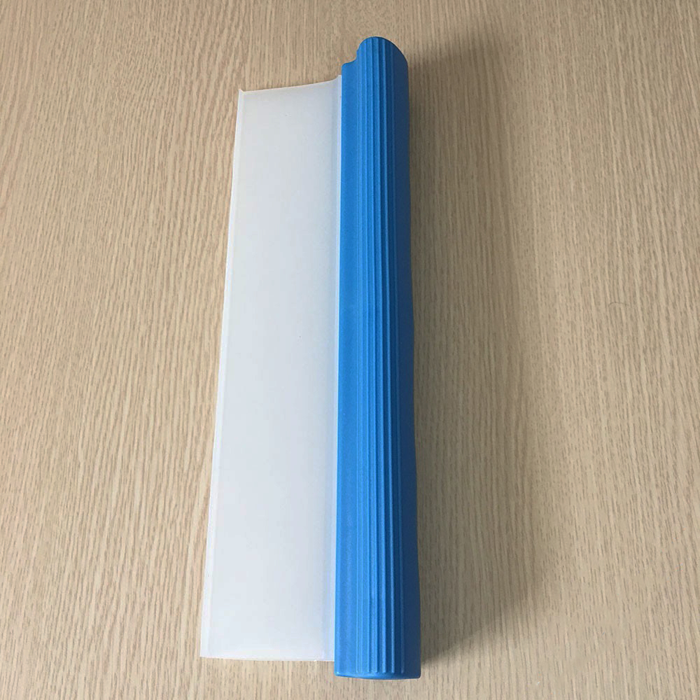 Gạt Nước Rửa Xe Lưỡi Silicone (30cm X 10cm)