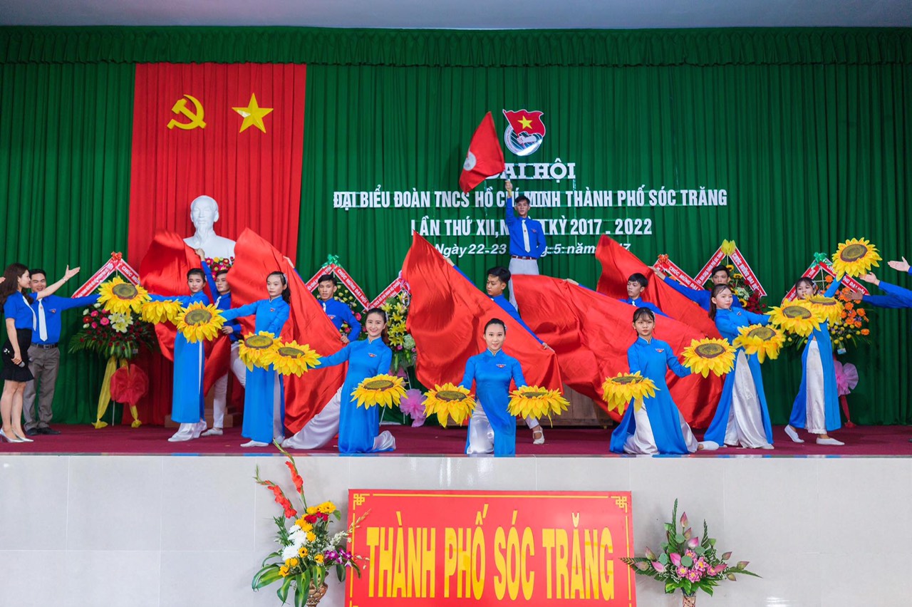 Áo khoác Đoàn thanh niên