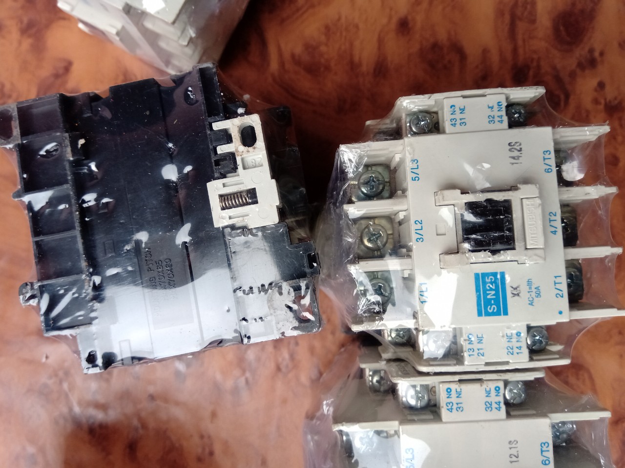 CONTACTOR KHỞI NHẬT BẢN 25A