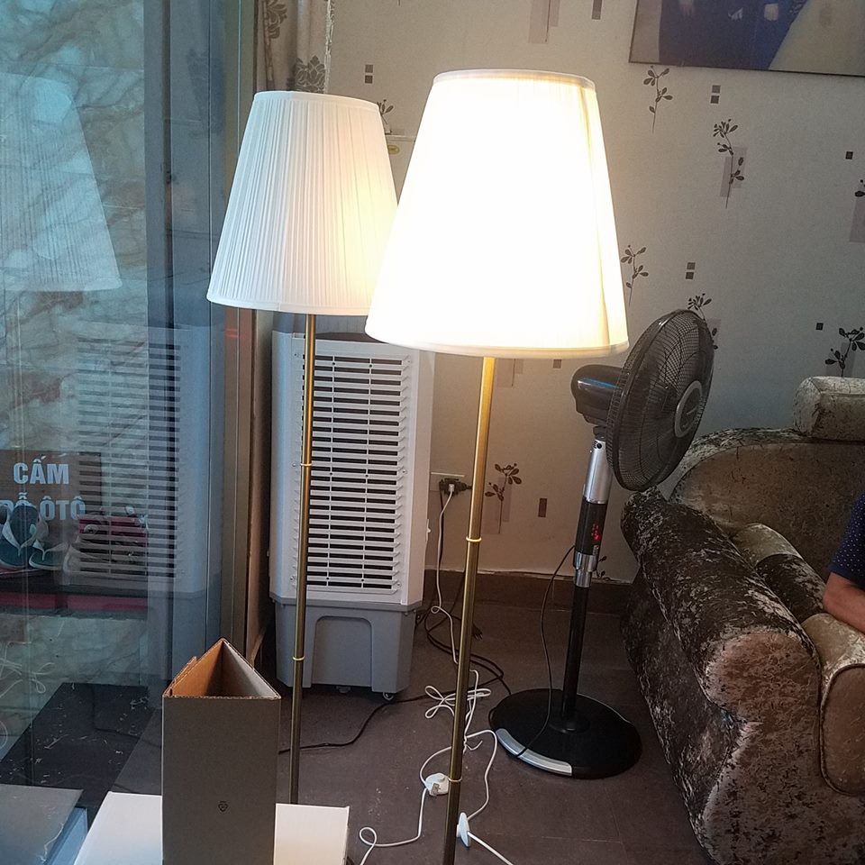 Đèn cây trang trí cổ điển ÅRSTID IKEA - VÀNG