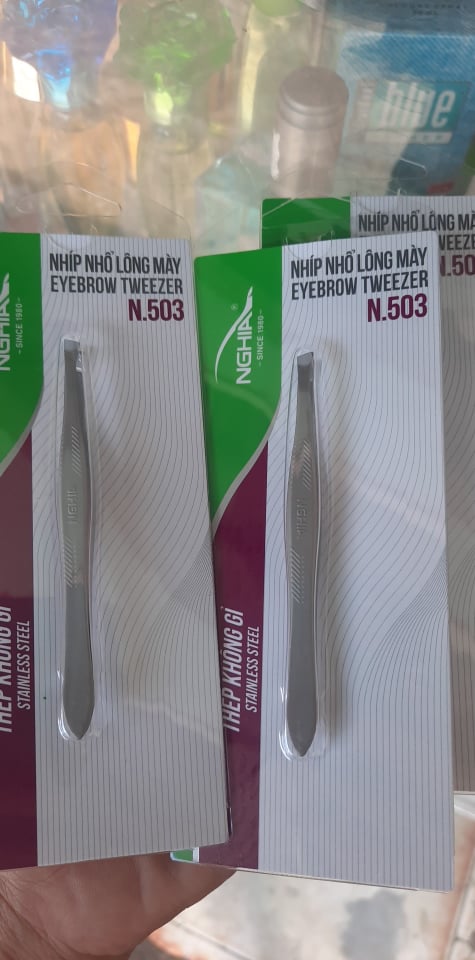 nhíp nhổ lông mày nghĩa
