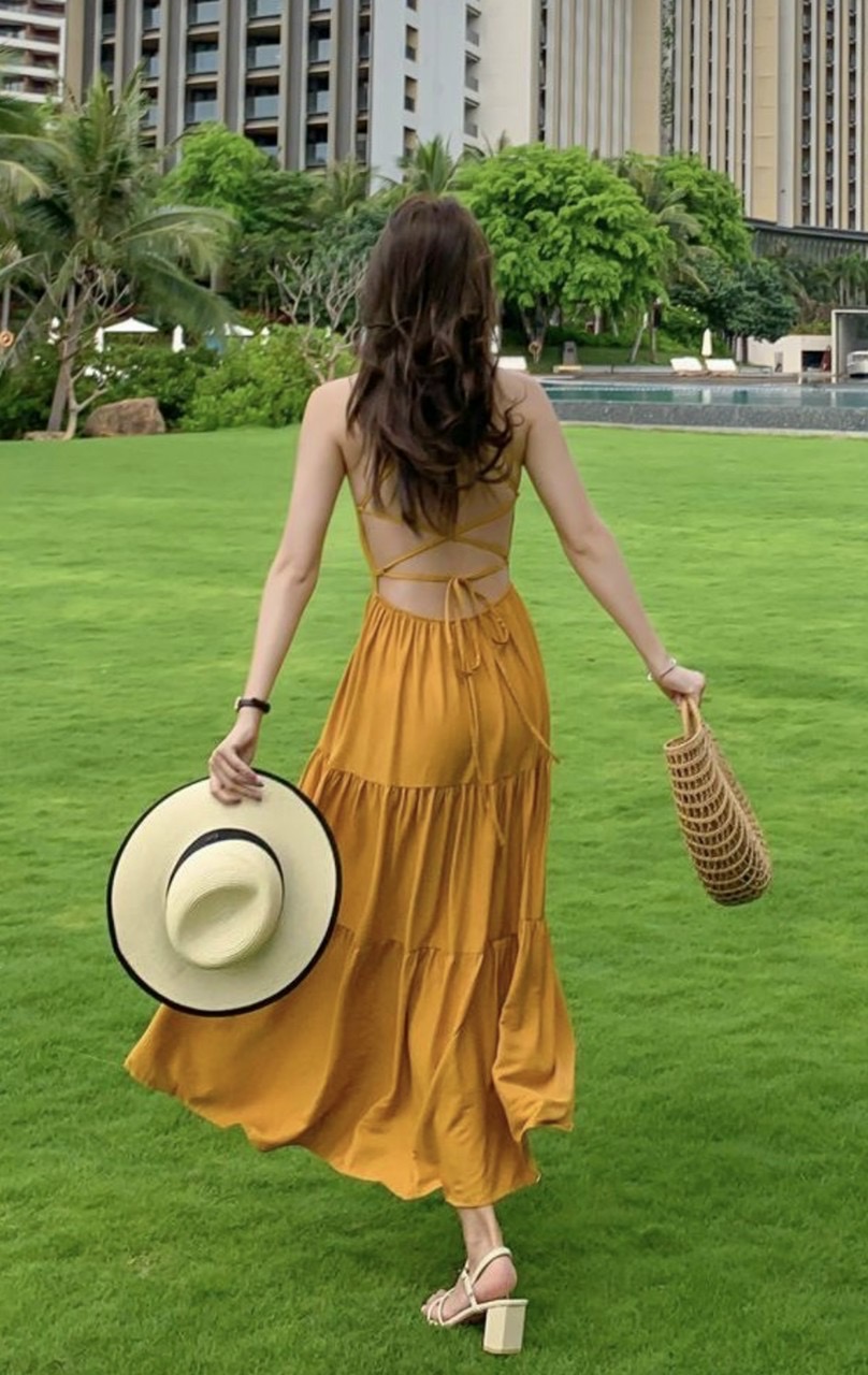 Đầm maxi vàng đan dây sau