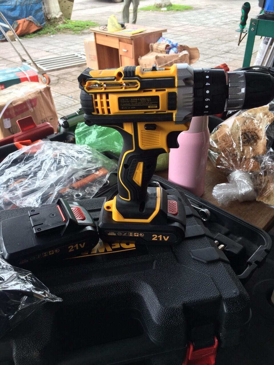 Máy khoan búa chạy  Pin Dewalt 21v- USA