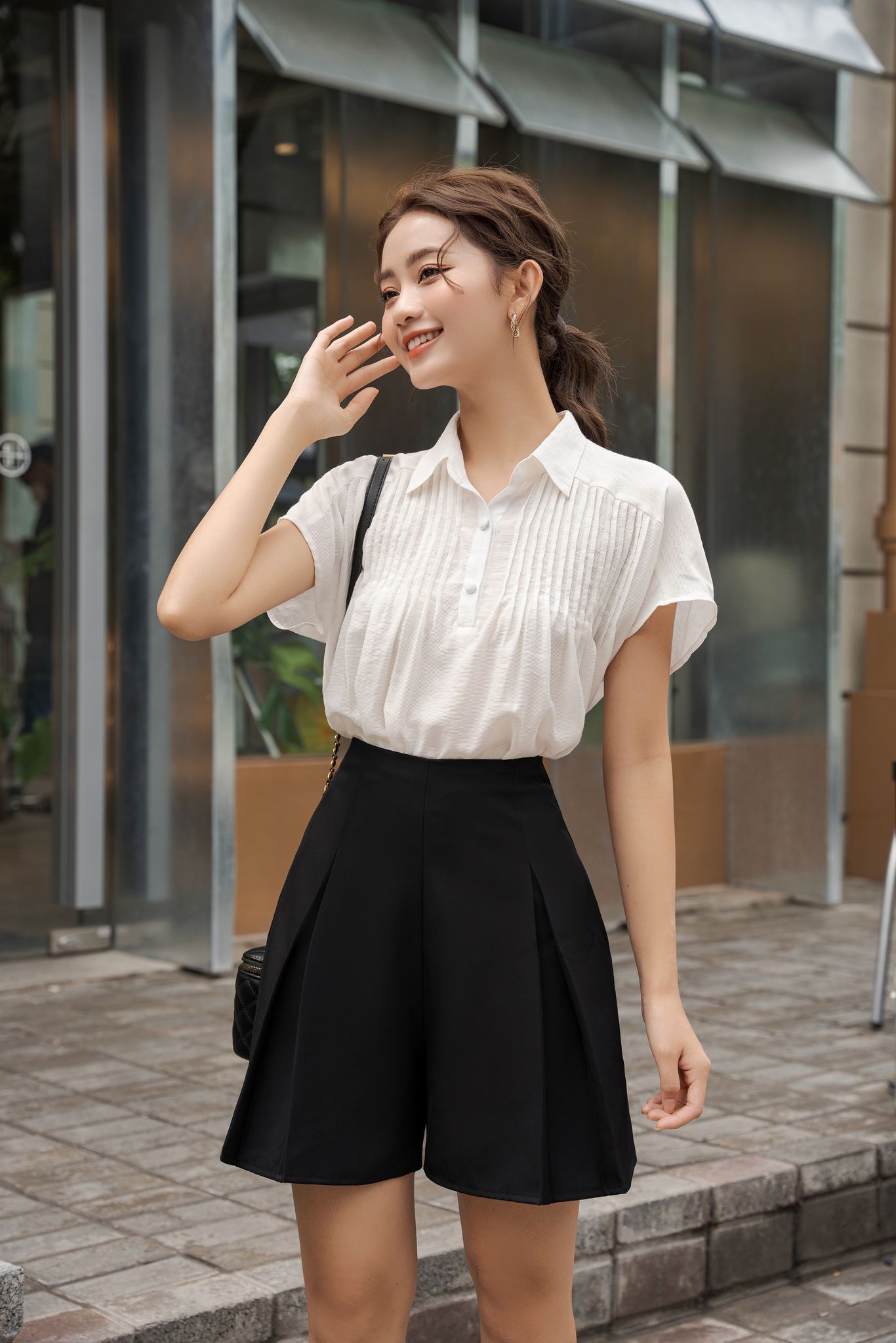 Voucher siêu sale 15% OLV - Quần Irina Black Short