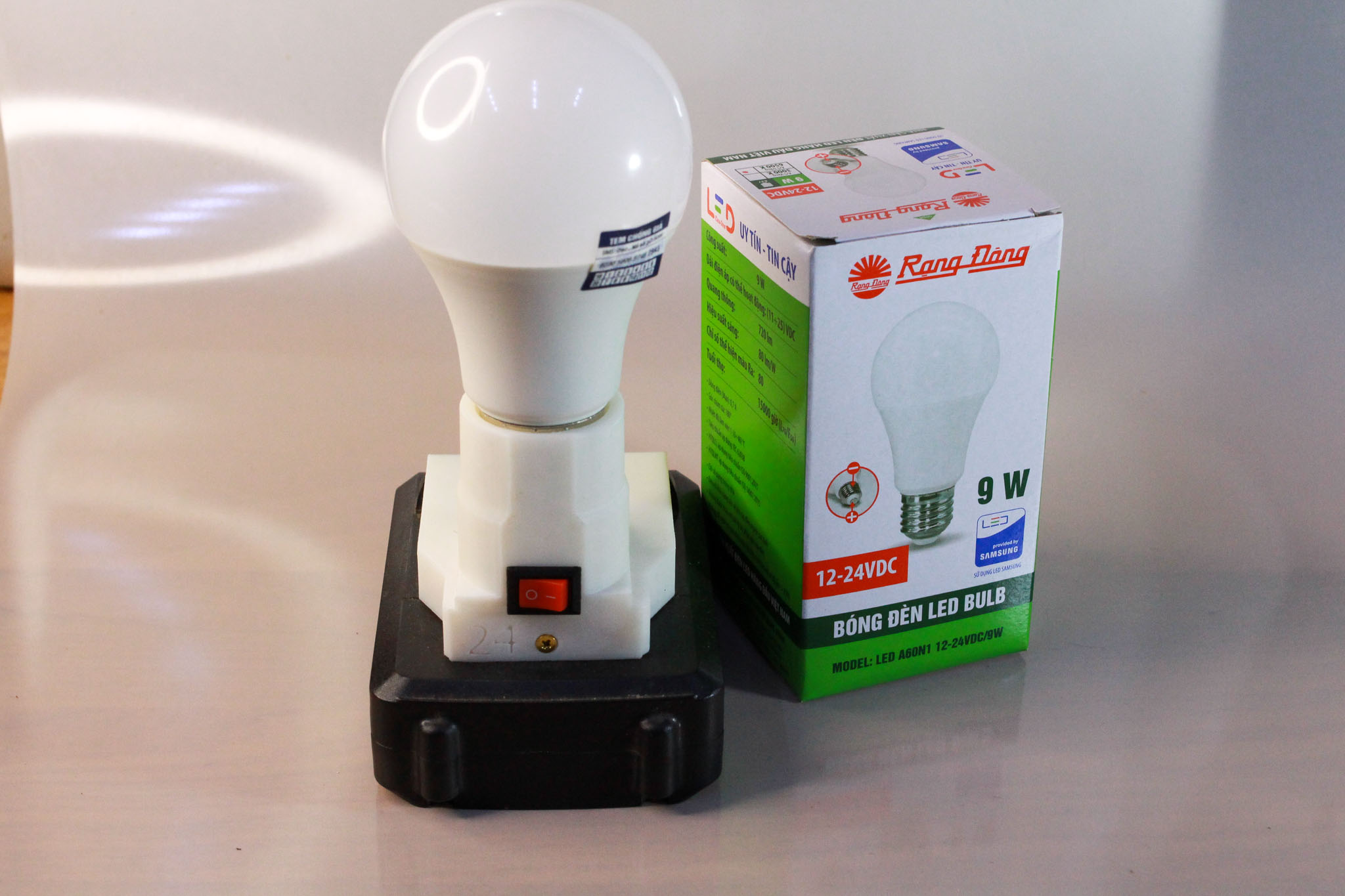 Đèn led thắp sáng dùng pin Voto ngàm lớn