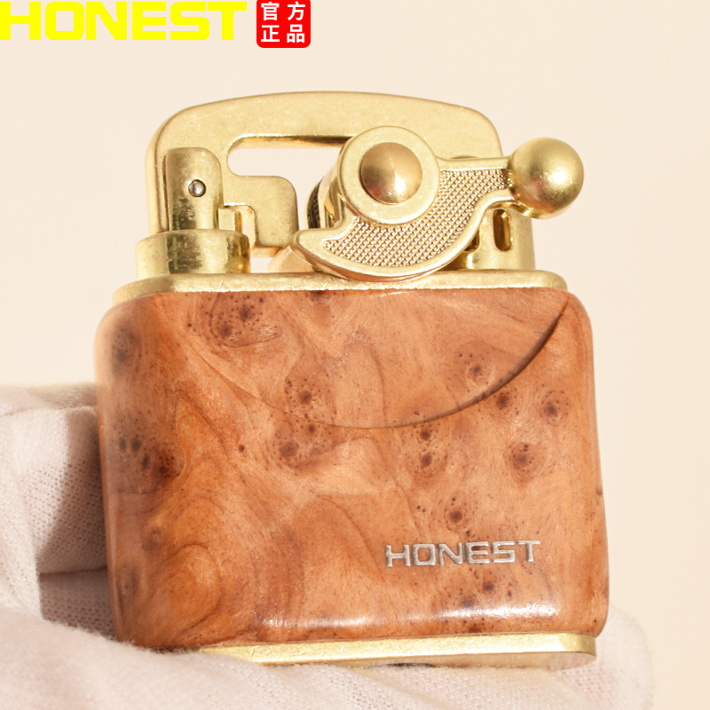 Bật lửa đá xăng Honest màu vân gỗ kiểu dáng mới