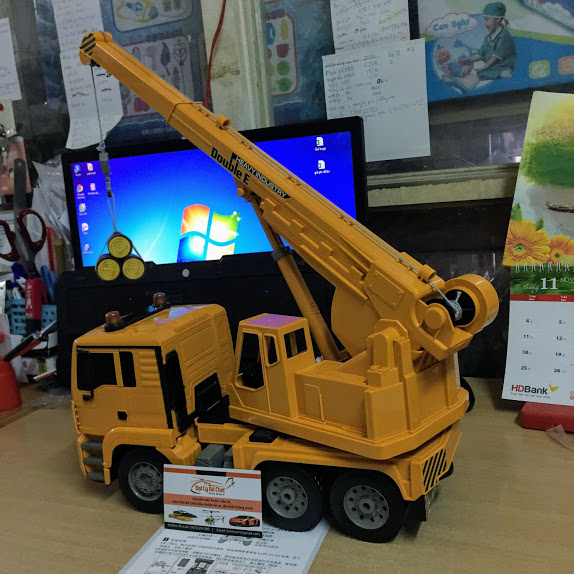 Xe cần cẩu cỡ lớn tốc độ nhanh