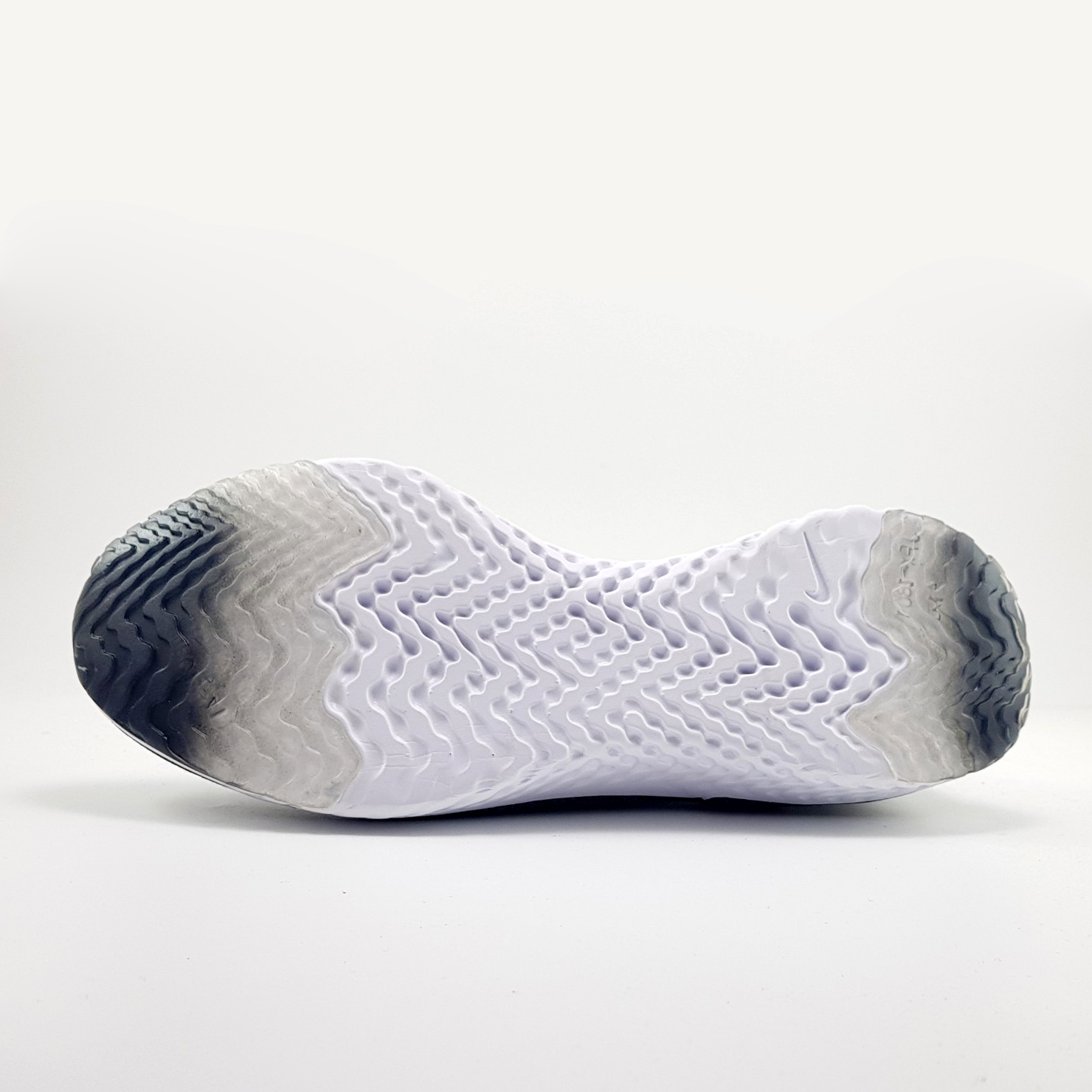 Giày Sneaker Epic React Flyknit Black White