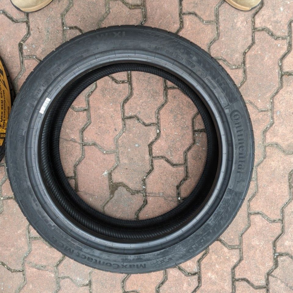 215/45R18 Continental Maxcontact MC6