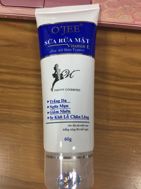 Sữa Rửa Mặt O’Jee Vitamin E 60G