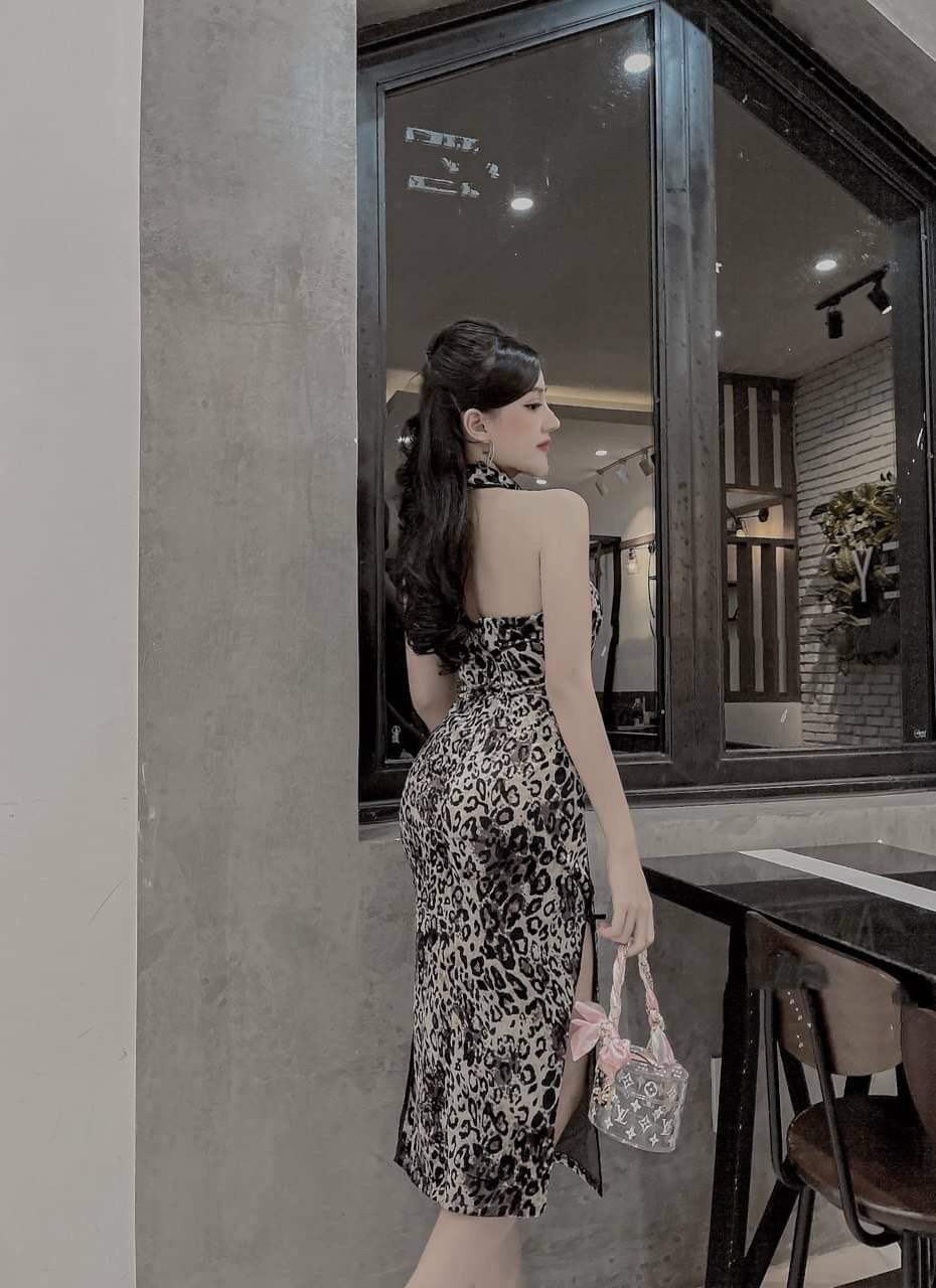 Đầm body sườn xám họa tiết hoa lá fashionlyly