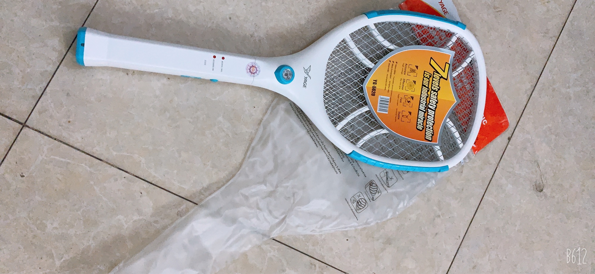 Vợt muỗi Thái Yage YG- 5620