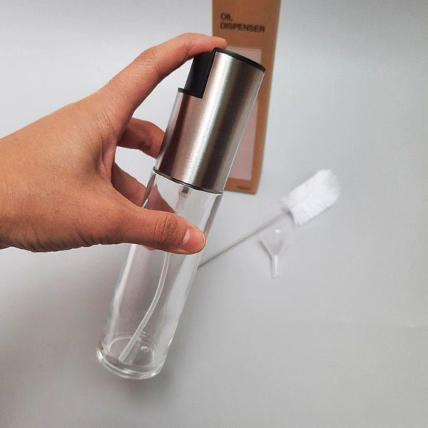 Bình xịt dầu kèm phểu và cọ rửa LocknLock 100ml - CKO109