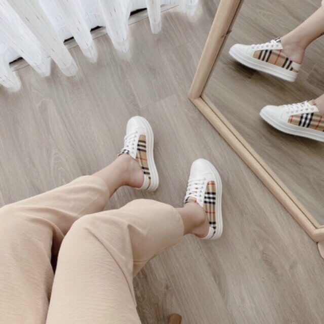 Giày sục nữ sọc kẻ caro siu phẩm