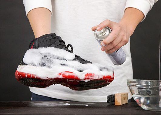 Bình Xịt Bọt Tuyết Đánh Giày Chuyên Dụng Cao Cấp