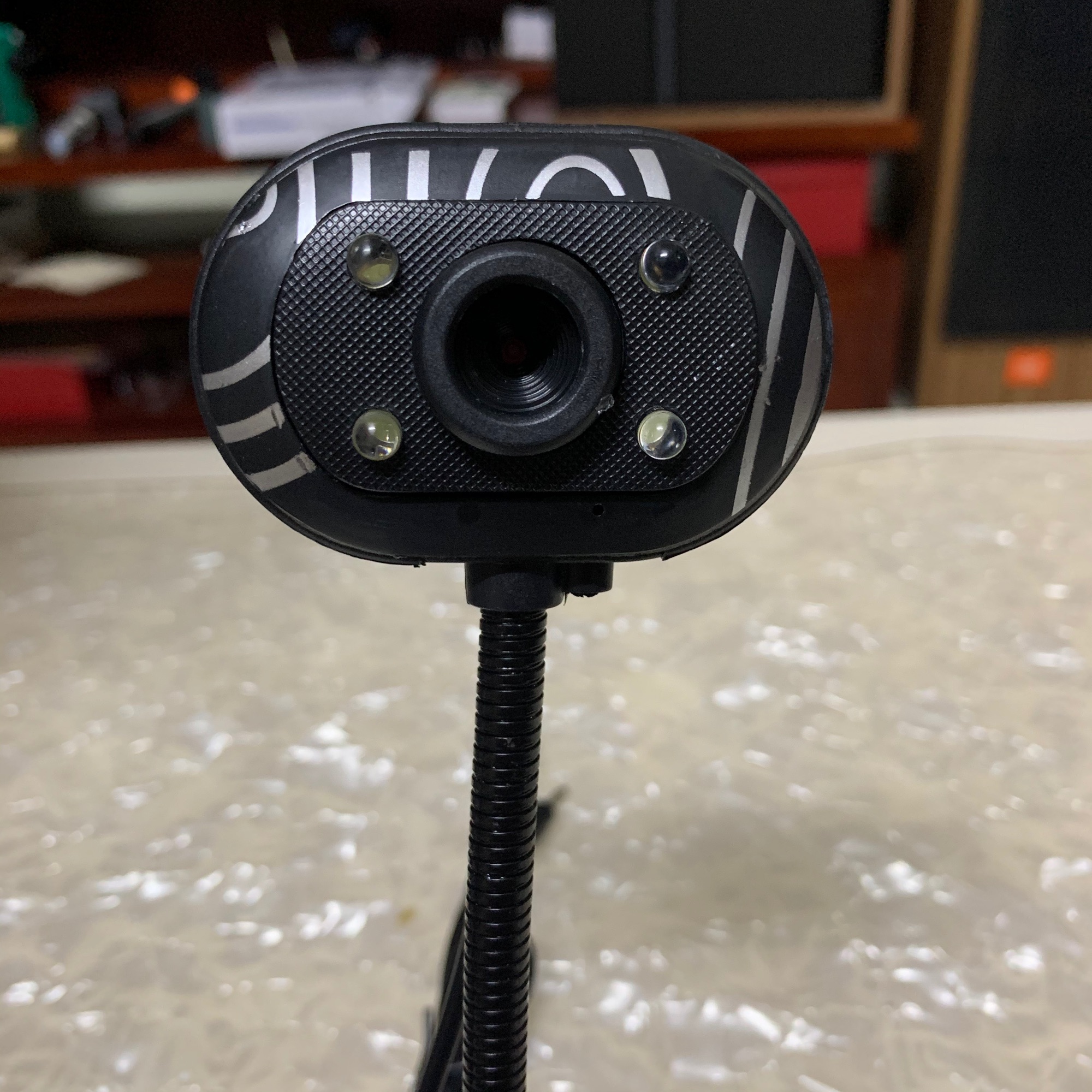 Webcam học trực tuyến có micro cắm là chạy