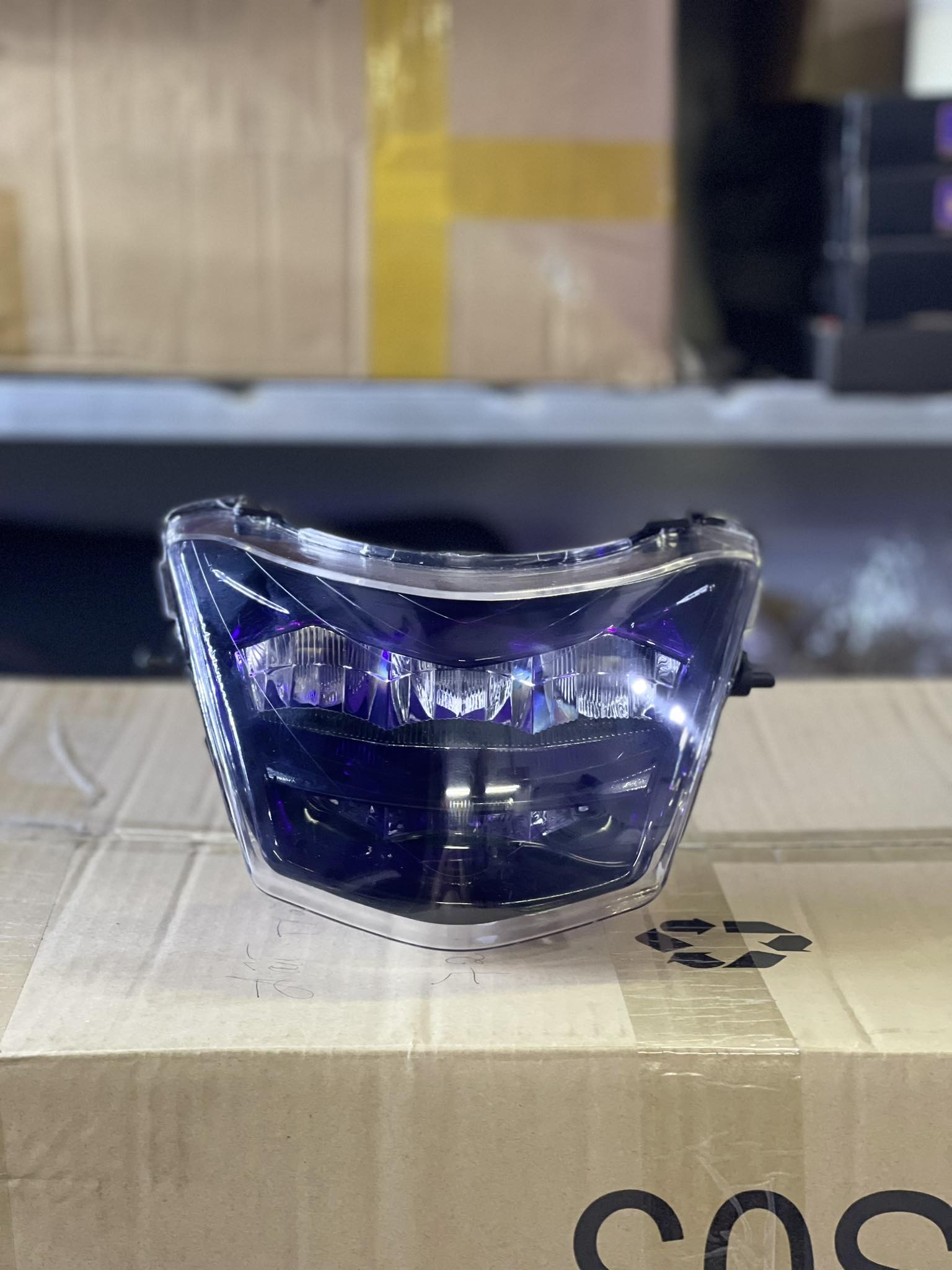 Pha đèn 2 tầng lắp Wave Alpha ánh tím