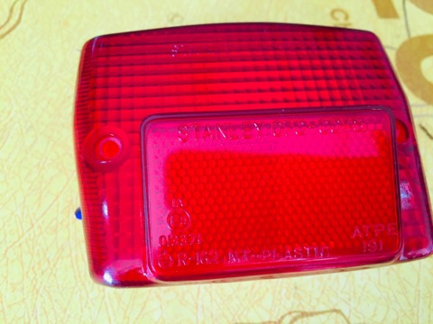 chụp láy (chụp đèn hậu) xe cub đèn vuông -82-84-DD-DH...
