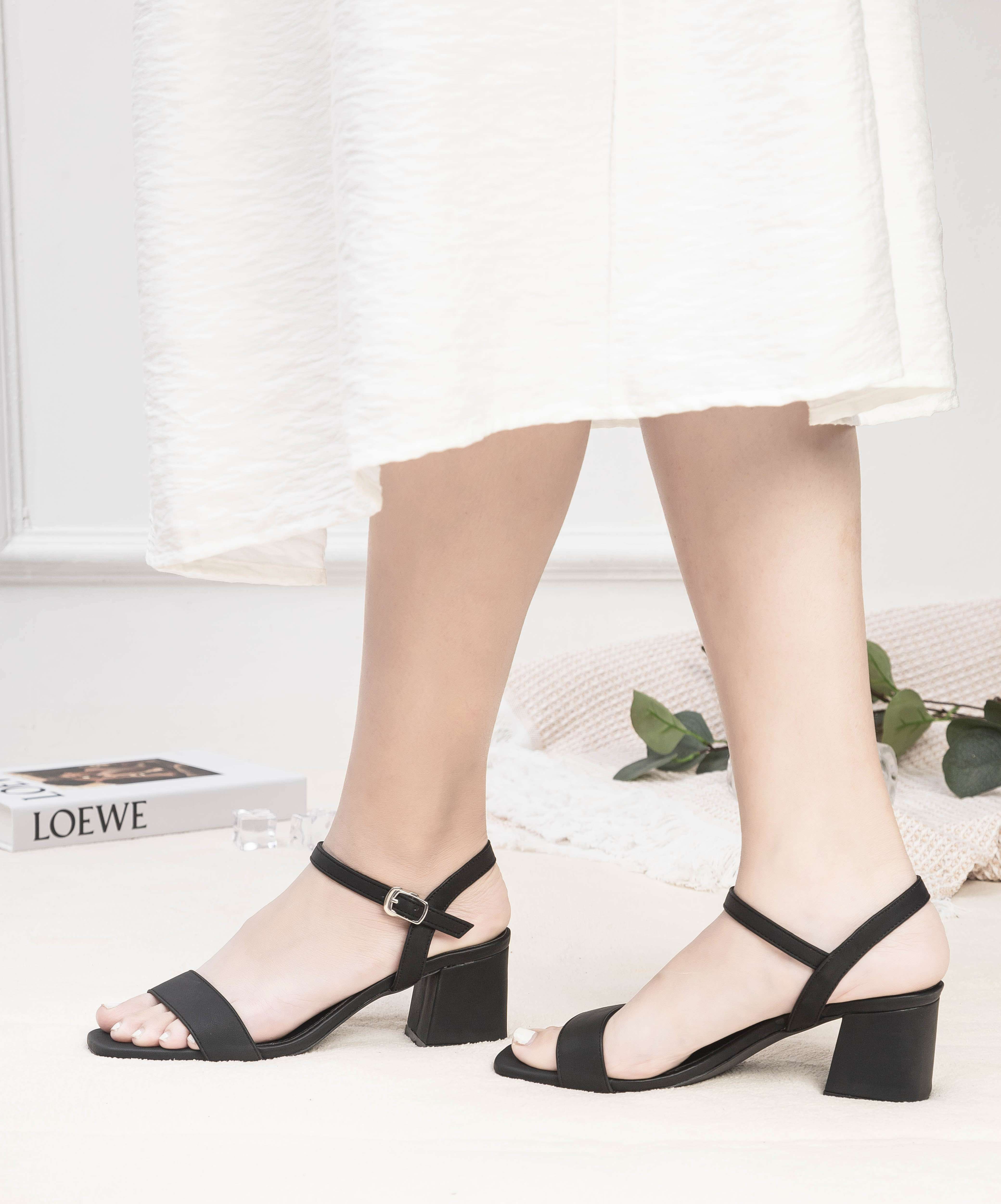 Giày Sandal Cao Gót 5cm Quai Ngang Pixie H158