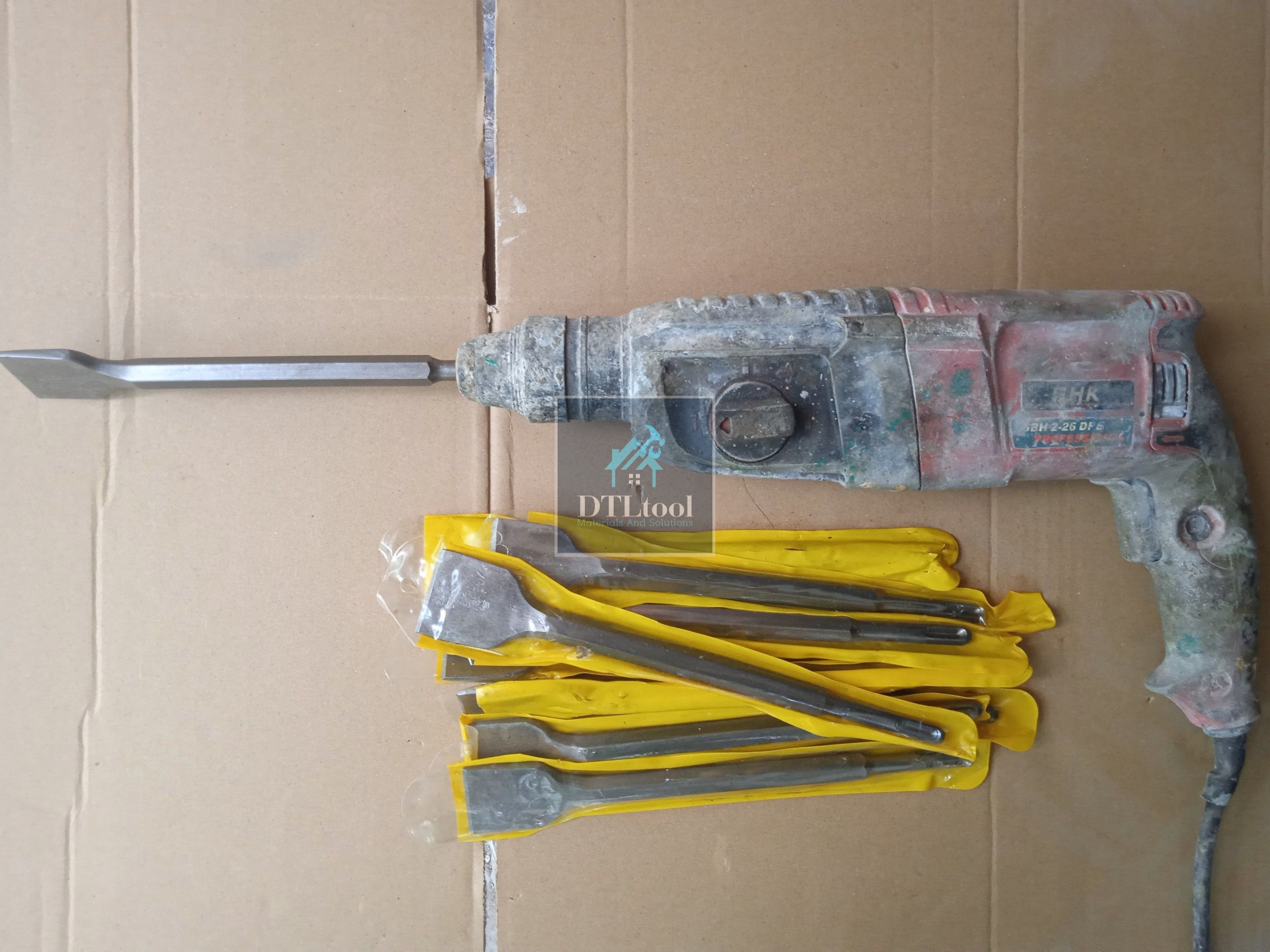 4 - 5cm flat concrete chisel. Concrete chisel, Mortar Board, floor tiles chisel, floor sheeting mortar