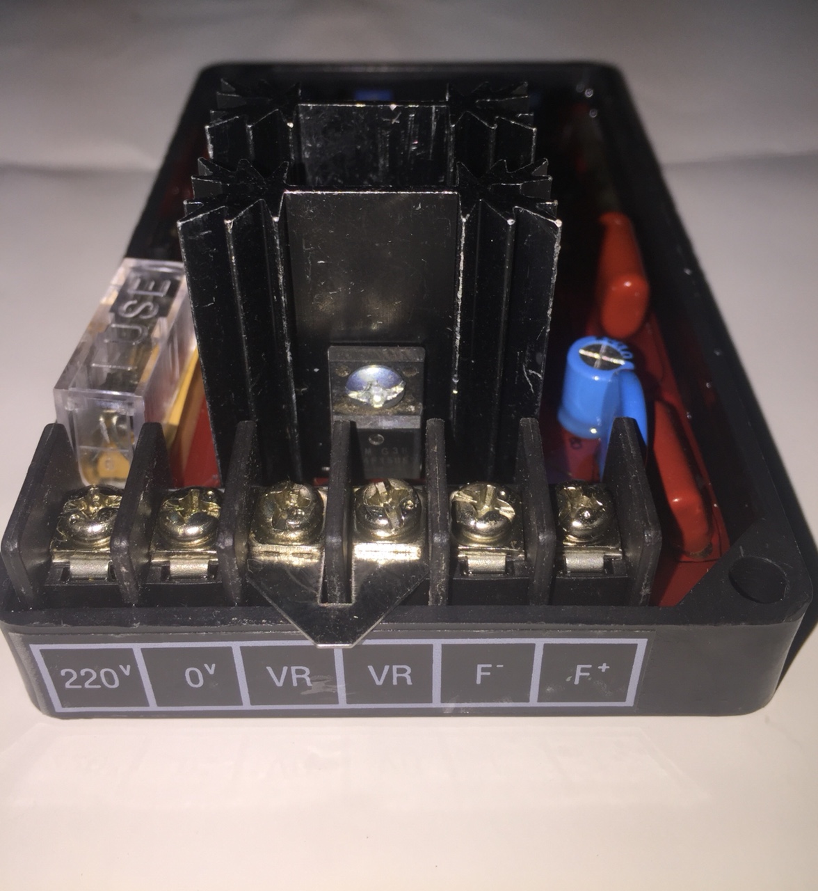 Ổn áp máy phát điện AVR-MT701