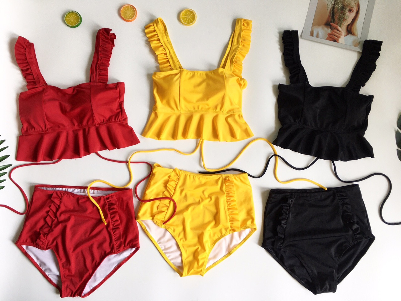 Bikini nhún bèo dễ thương màu đen