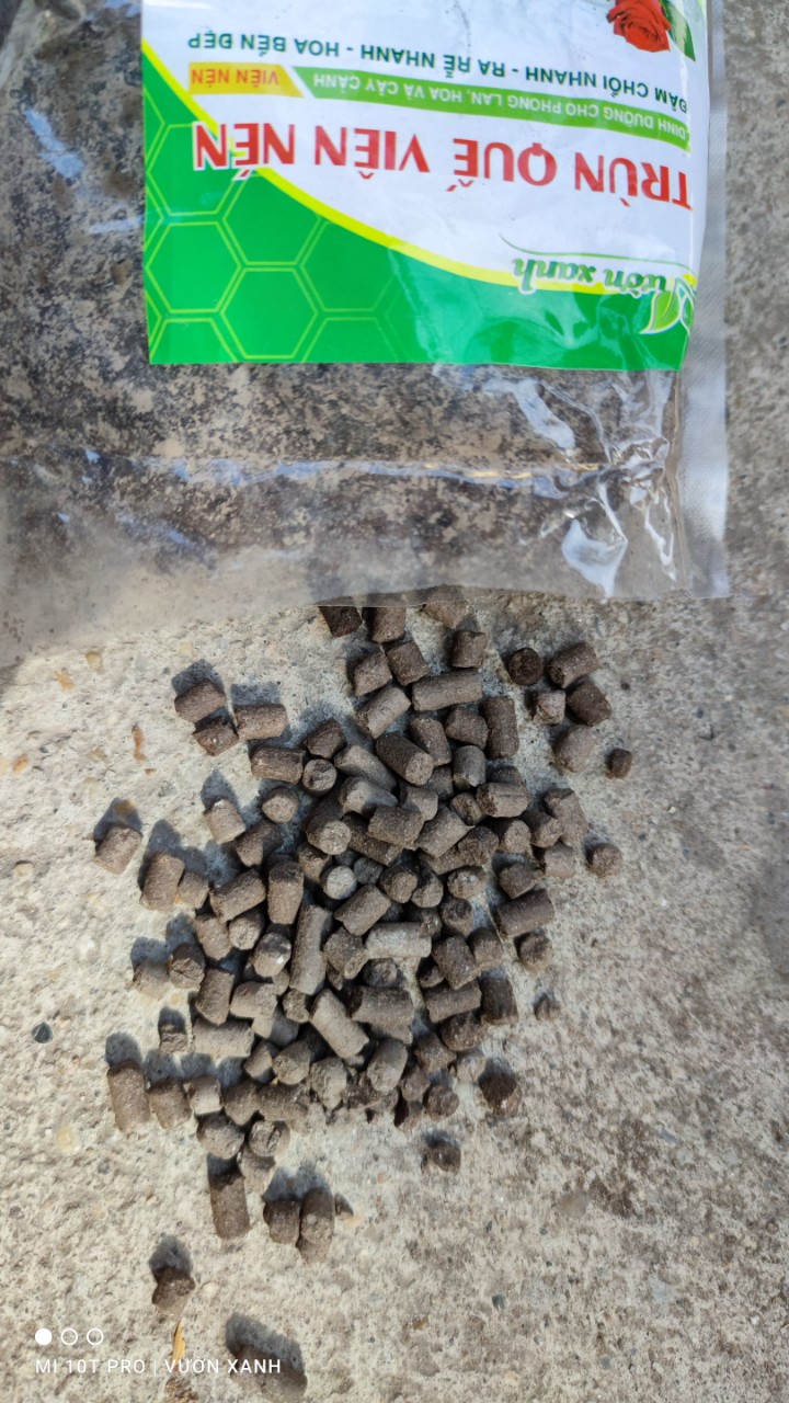 Phân trùn quế viên nén cao cấp bổ sung Trichoderma phân giải Xenlulo gói 1kg