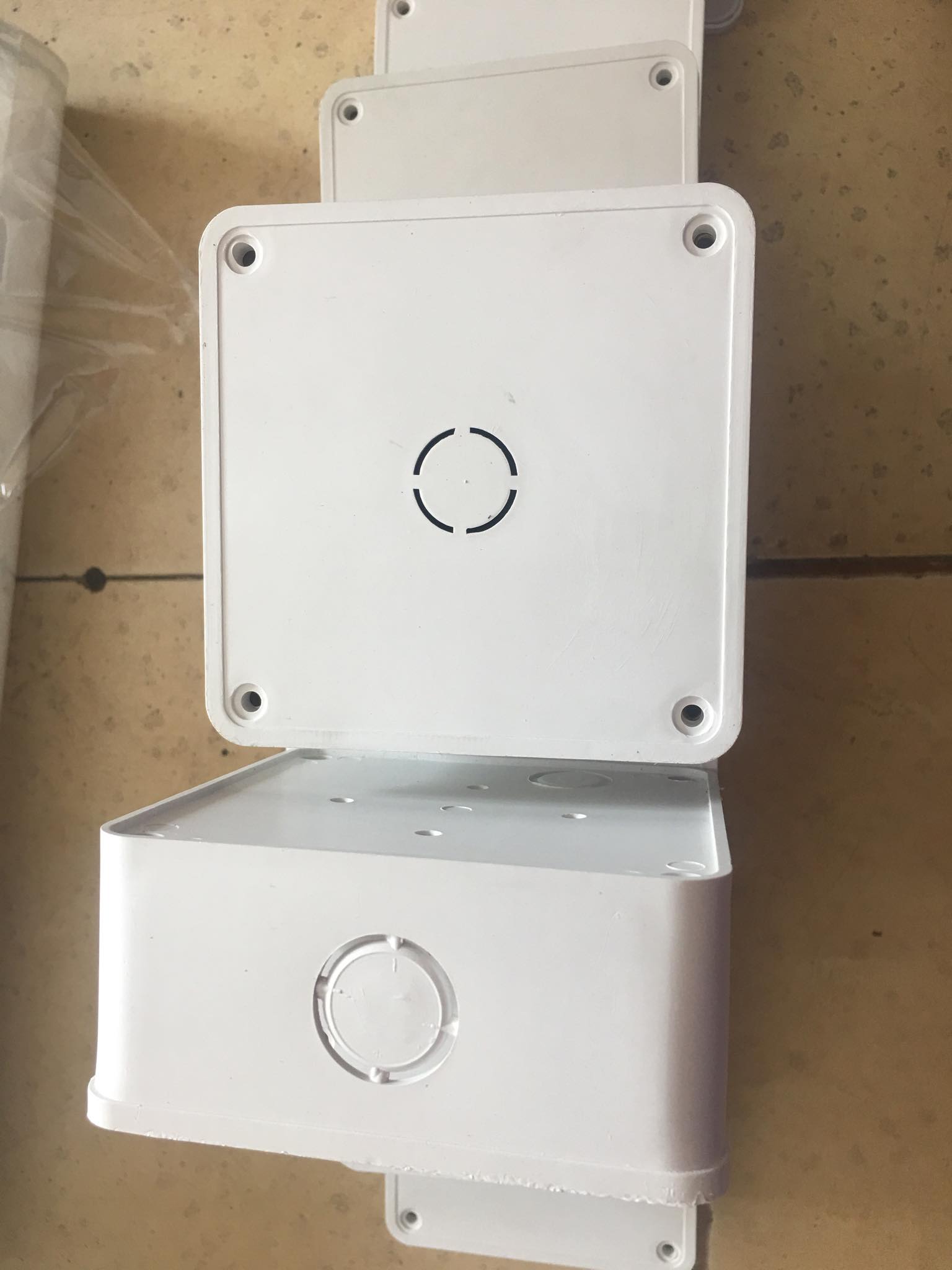 Bộ 10 hộp kỹ thuật camera chống nước KT 11x11x5cm