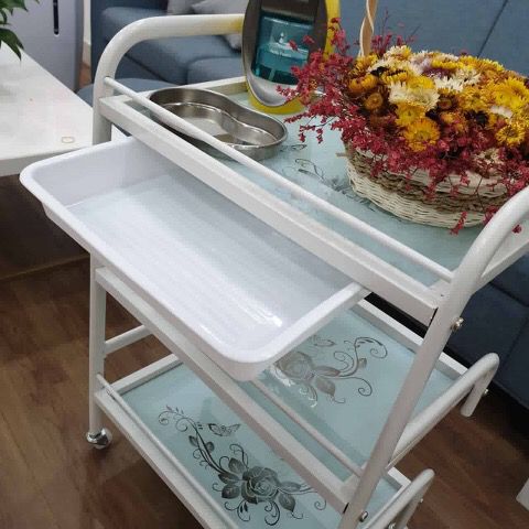 Xe đẩy kính 3 tầng dùng cho spa, tmv