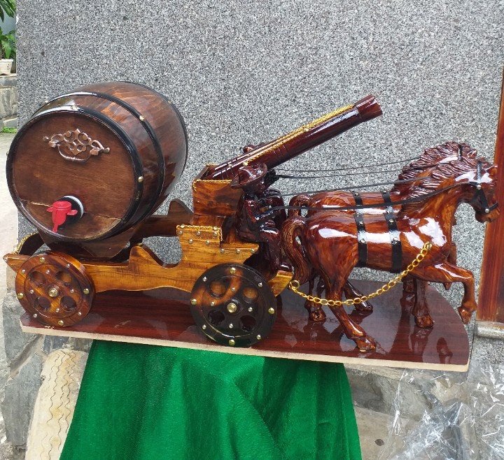 Ngựa ô kéo pháo rượu / Gỗ Gõ Đỏ