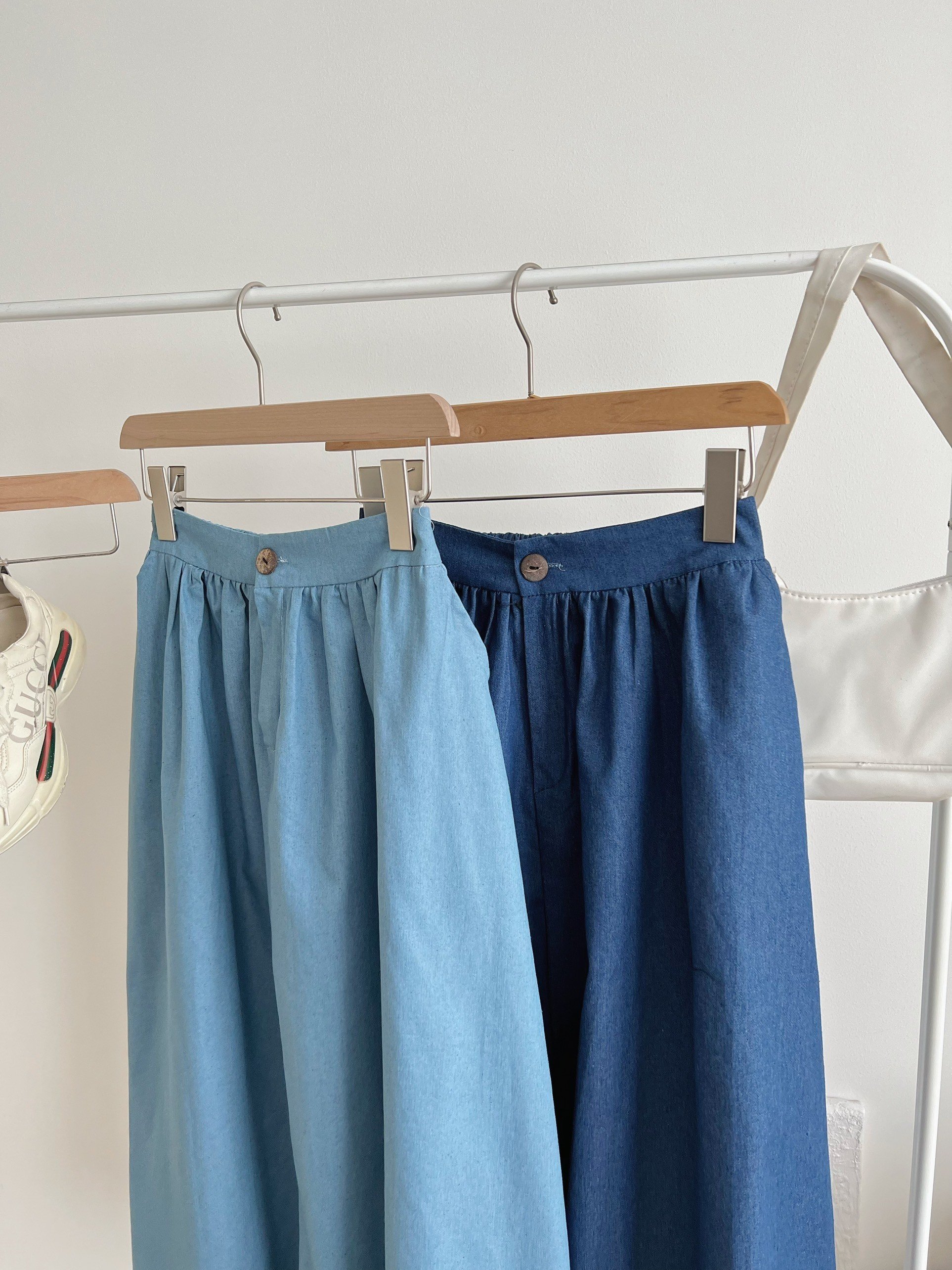 Chân váy jeans dáng dài form rộng cạp chun sau lưng