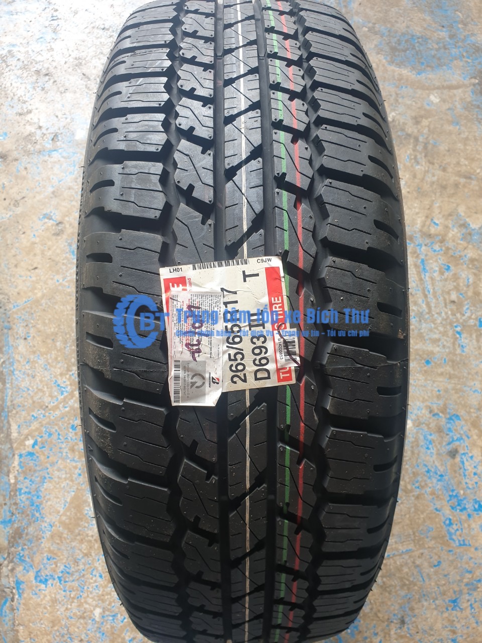 Lốp Bridgestone 265/65R17 D693 Thái