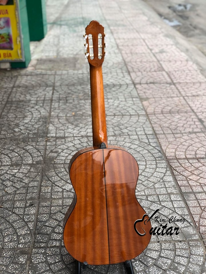 Đàn guitar classic Aria