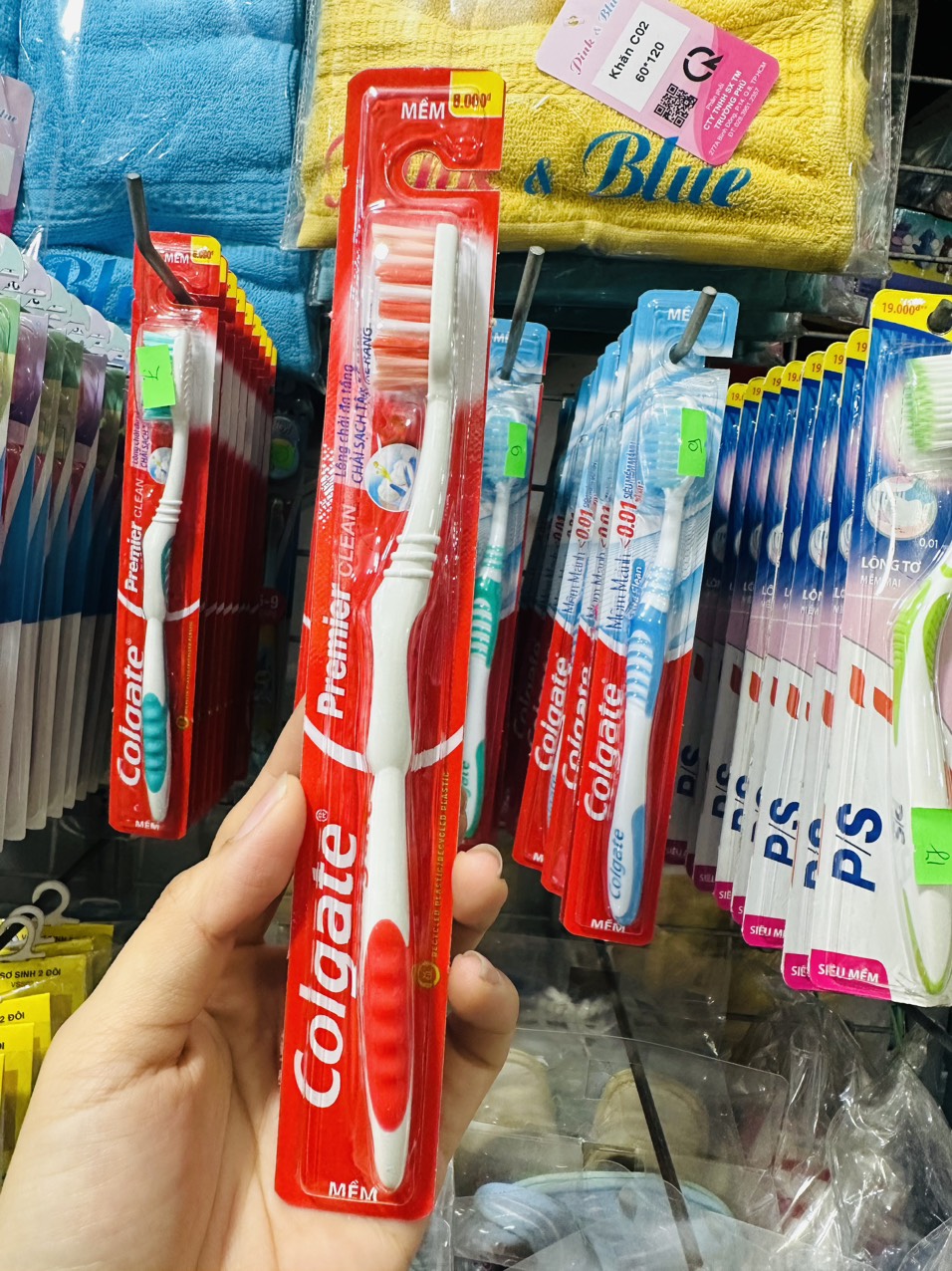 Bàn Chải Đánh Răng Colgate Premier