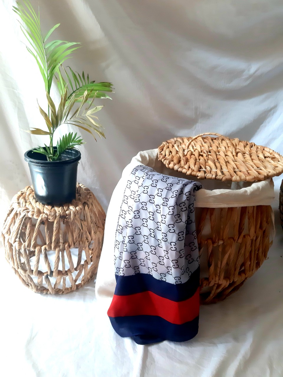 Sọt đựng đồ bằng lục bình đan thưa có nắp (có lót vải bên trong)