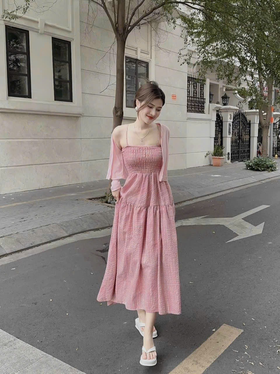 Đầm nữ thiết kế phong cách bánh bèo chất xốp caro hai dây cúp ngực chạy moocking váy maxi xoè kèm áo khoác tay dài xinh xắn