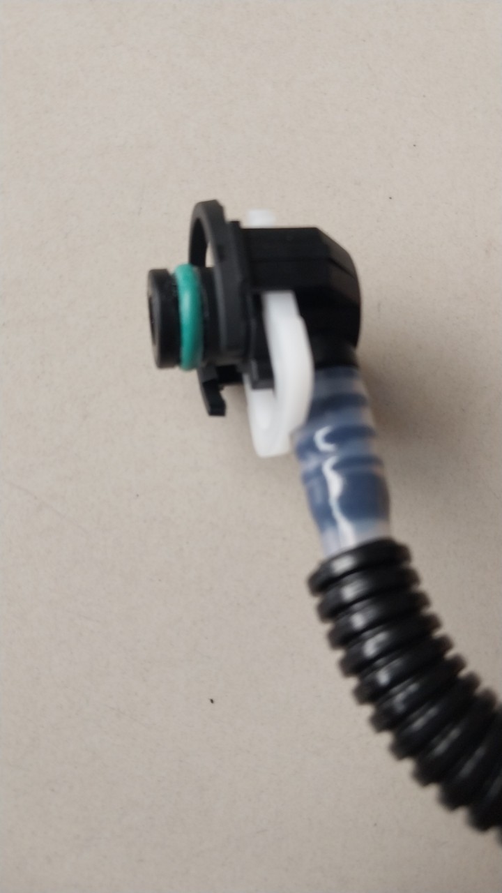 ỐNG DẪN DẦU XE MERCEDES SPRINTER 16 CHỖ