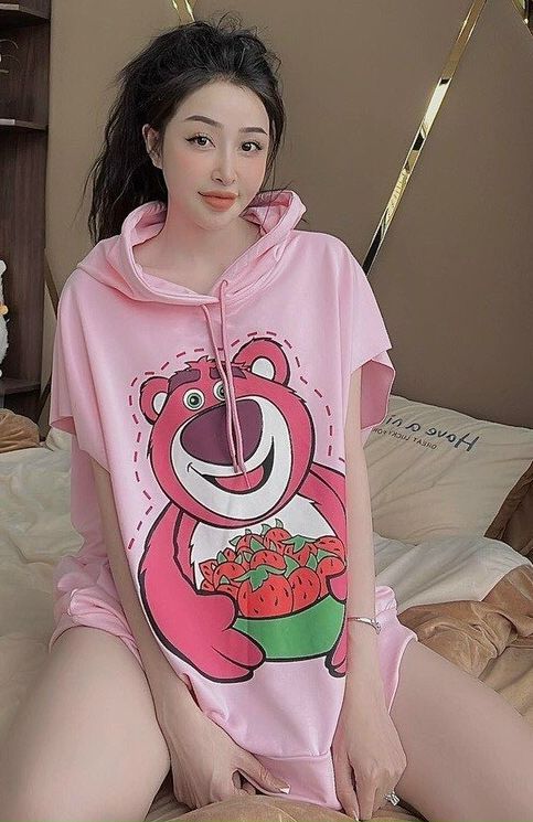 Áo thun nữ kiêu có nón báo hồng 3 màu sang chảnh