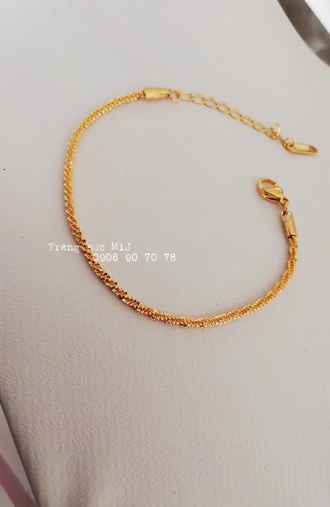 LẮC TAY TITAN BÍNH XOẮN