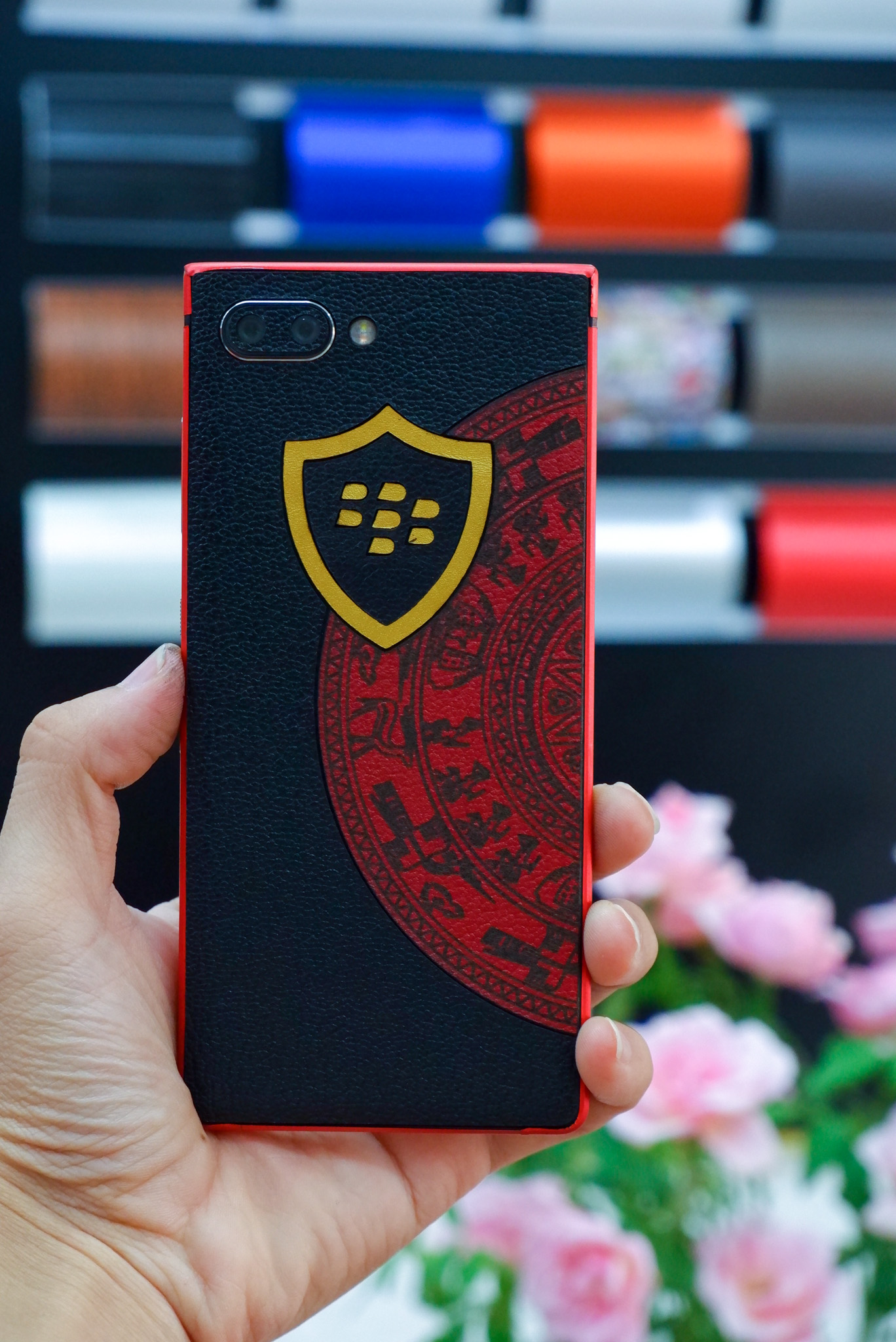 Miếng skin dán da cho BB KeyOne, Key2 ghép trống đồng đỏ
