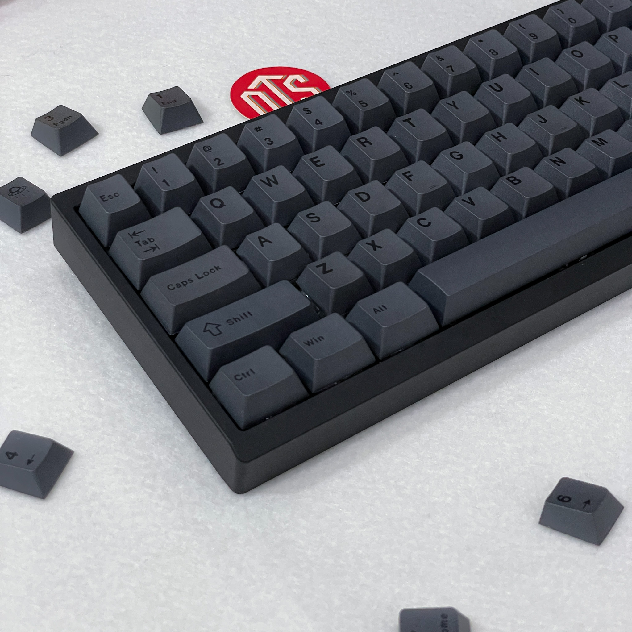 Bộ Keycap Black On Black PBT dyesub