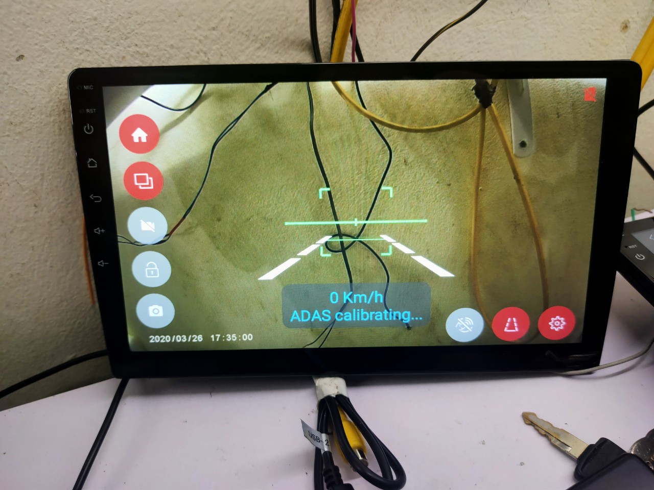 Camera Hành Trình Quay Trước Tích Hợp Màn Hình Android