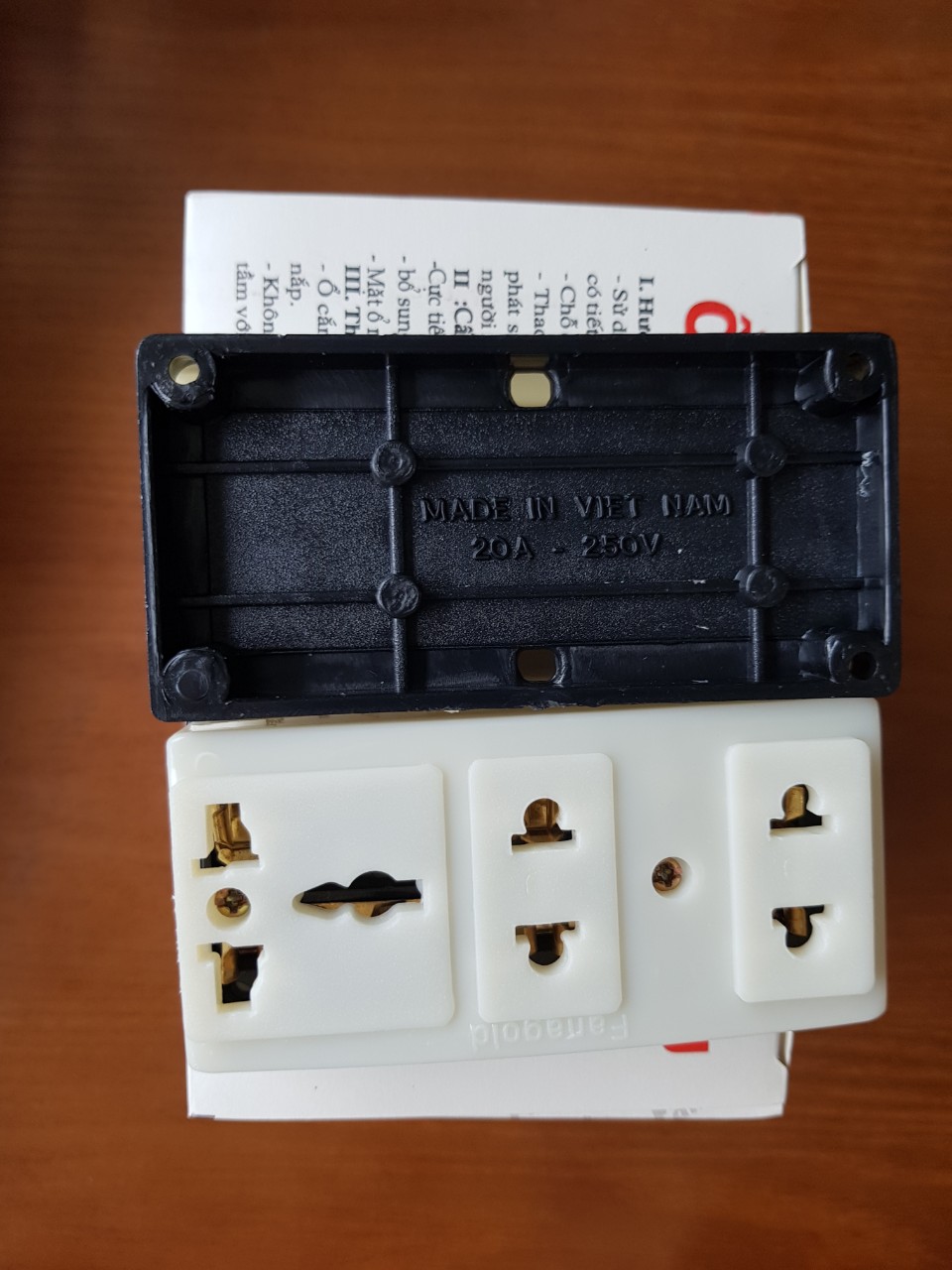 Multi-Purpose 3-Way Socket with Black Base!