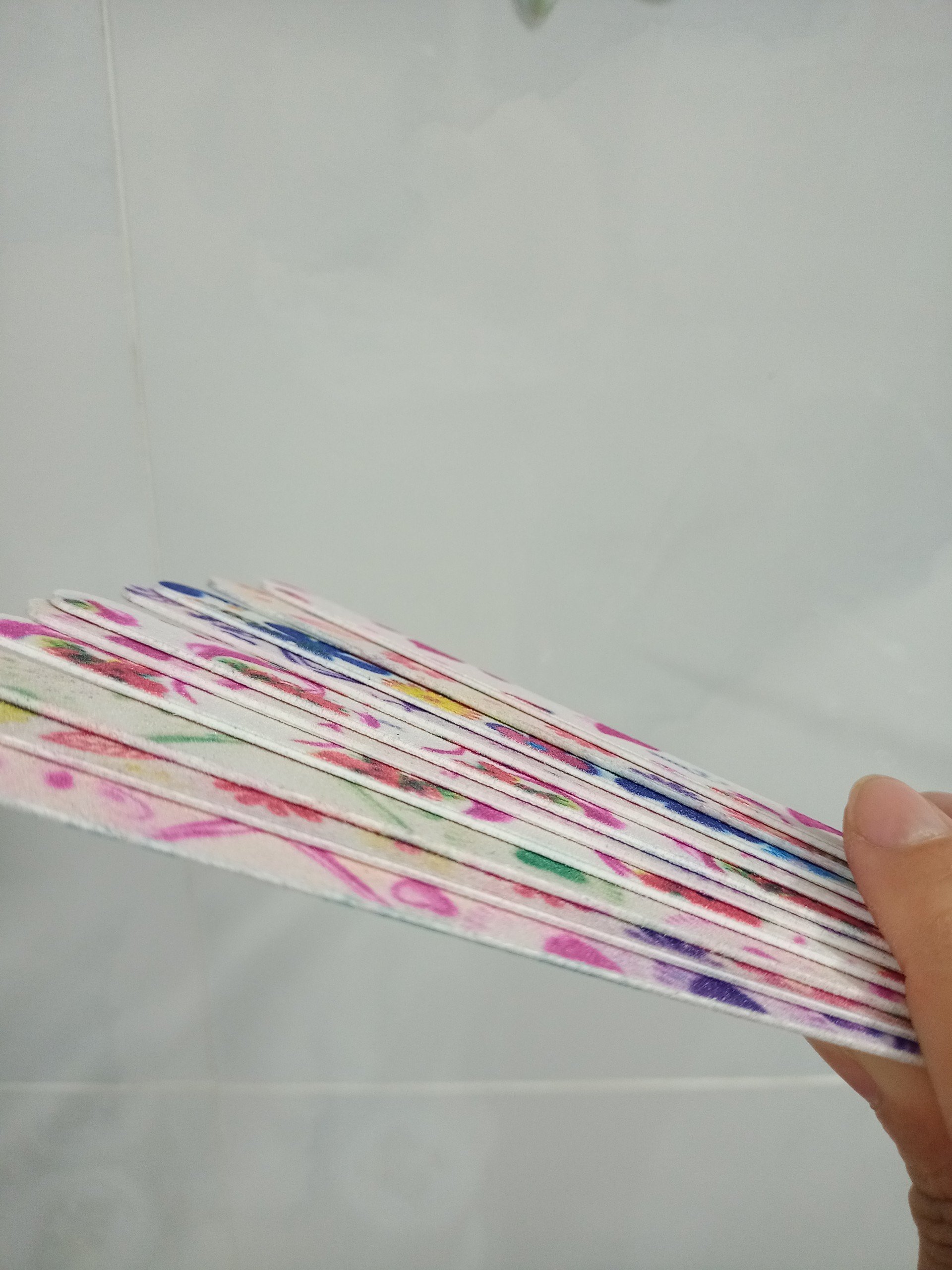 1 cây Dũa giấy bông chà móng tay chân